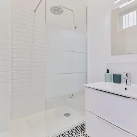 Renovated Design In Montparnasse Paris