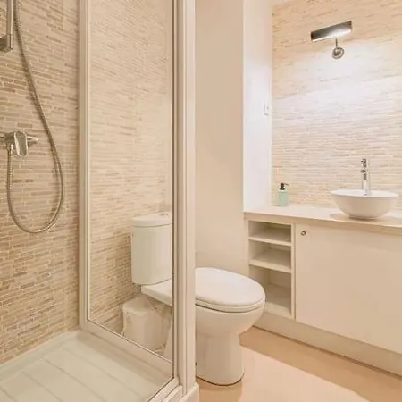Apartment Renovated Design In Montparnasse *