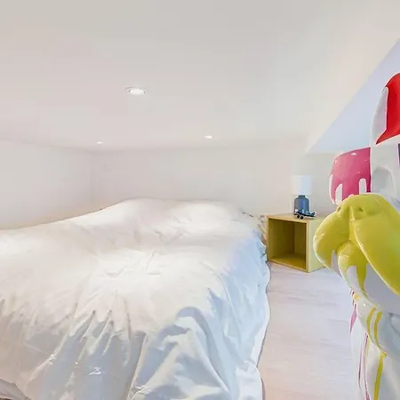Renovated Design In Montparnasse Apartment *