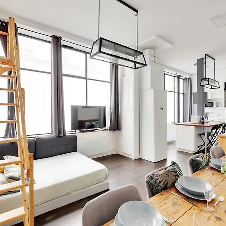 Renovated Design In Montparnasse *