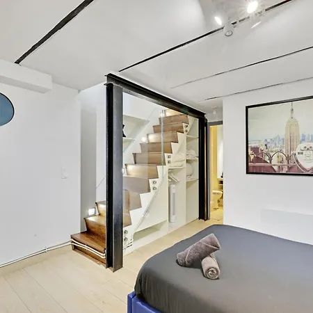 Renovated Design In Montparnasse *