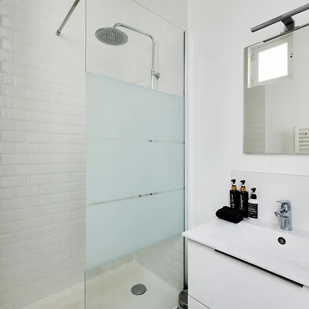 Renovated Design In Montparnasse * Parigi